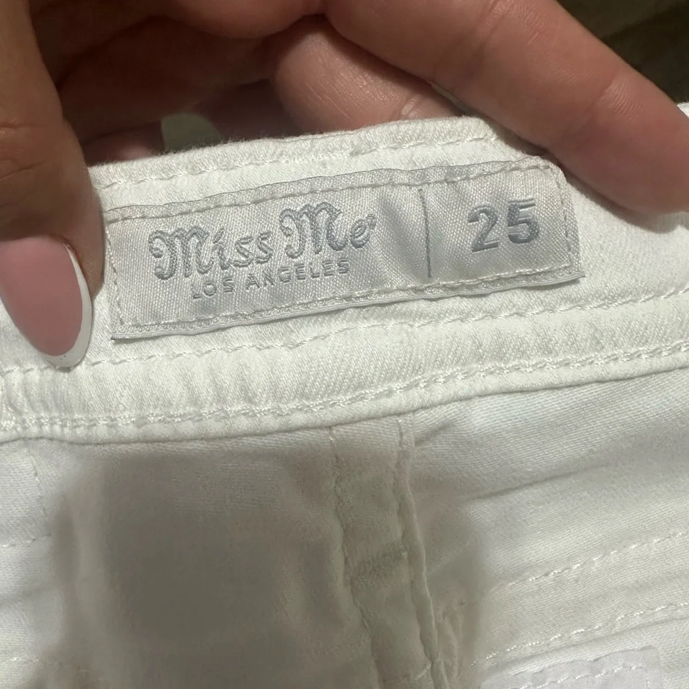 Miss Me White Straight Leg Jeans with Embellishments women size 25 - Picture 5 of 10